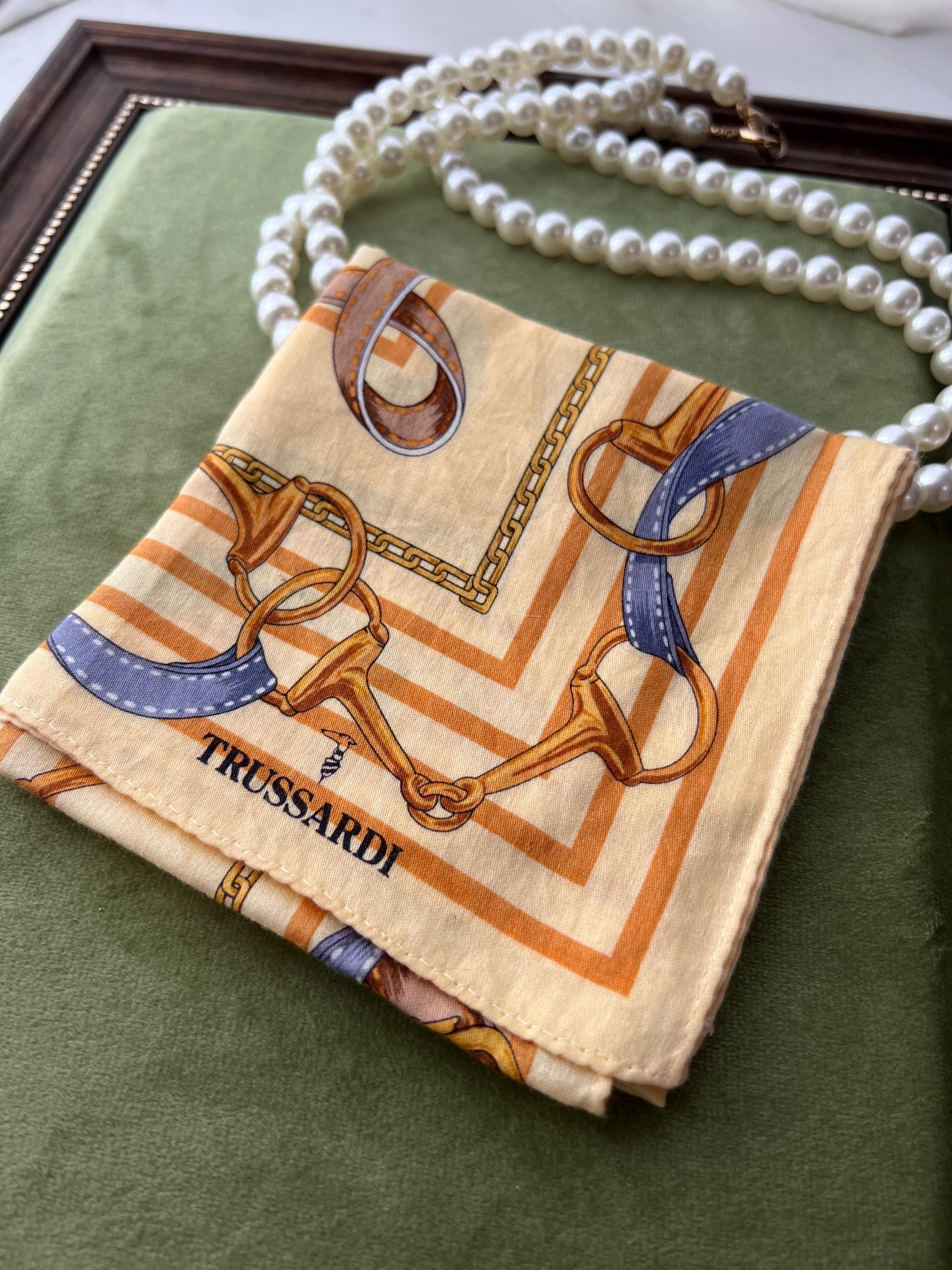 Trussardi Pre-loved Baroque Chain Print Cotton Scarf 50×52 cm – Elegant Multi-Use Accessory