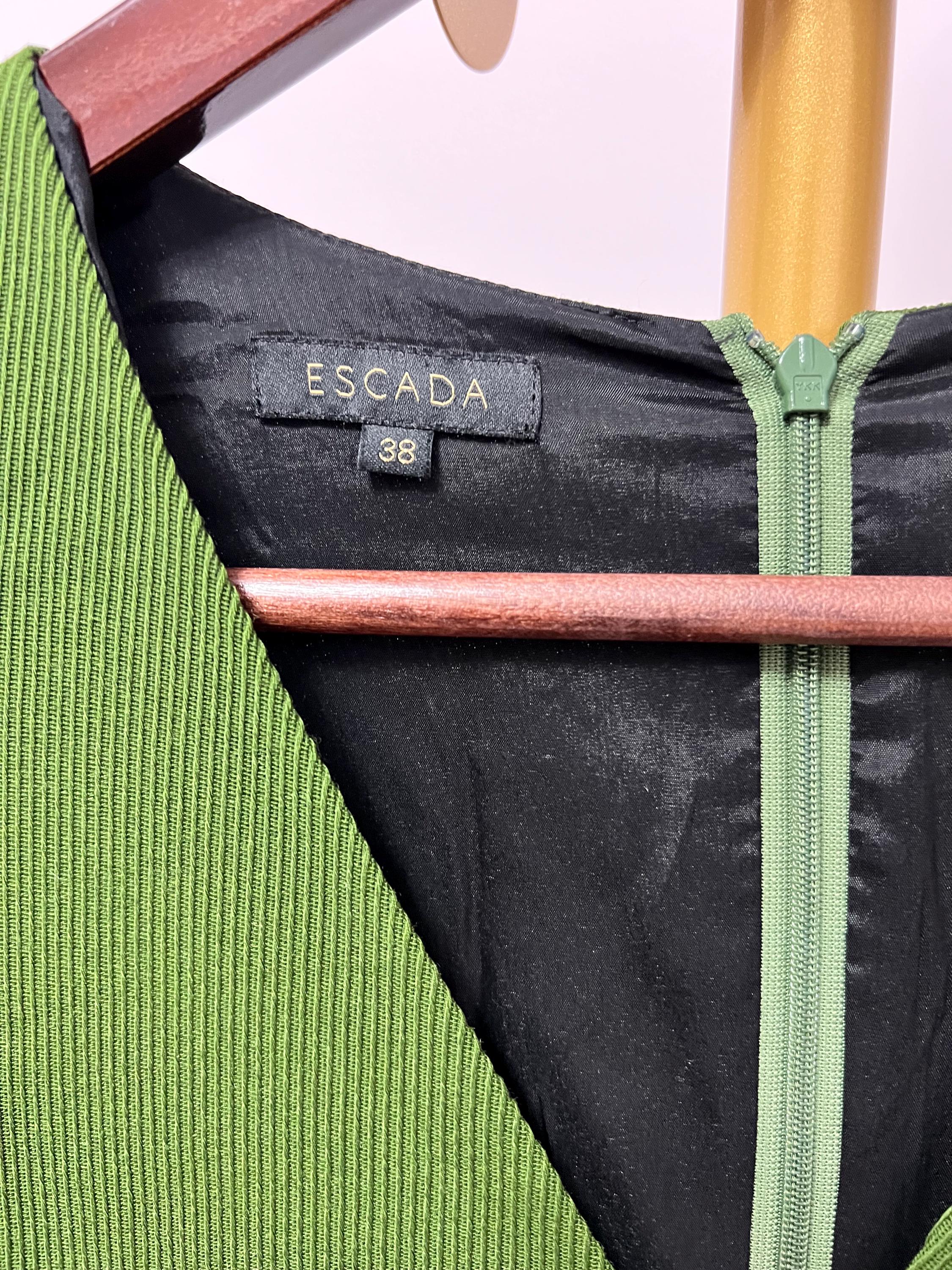 ESCADA Green Midi Dress – Puff Sleeve, Gold Button Detail, Size 38 – Elegant Designer Look