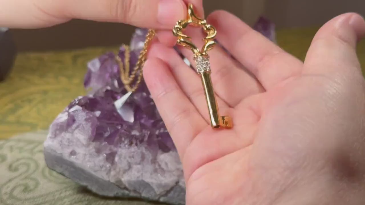 Vintage Nina Ricci Gold Key Pendant Necklace – Long Chain with Crystals